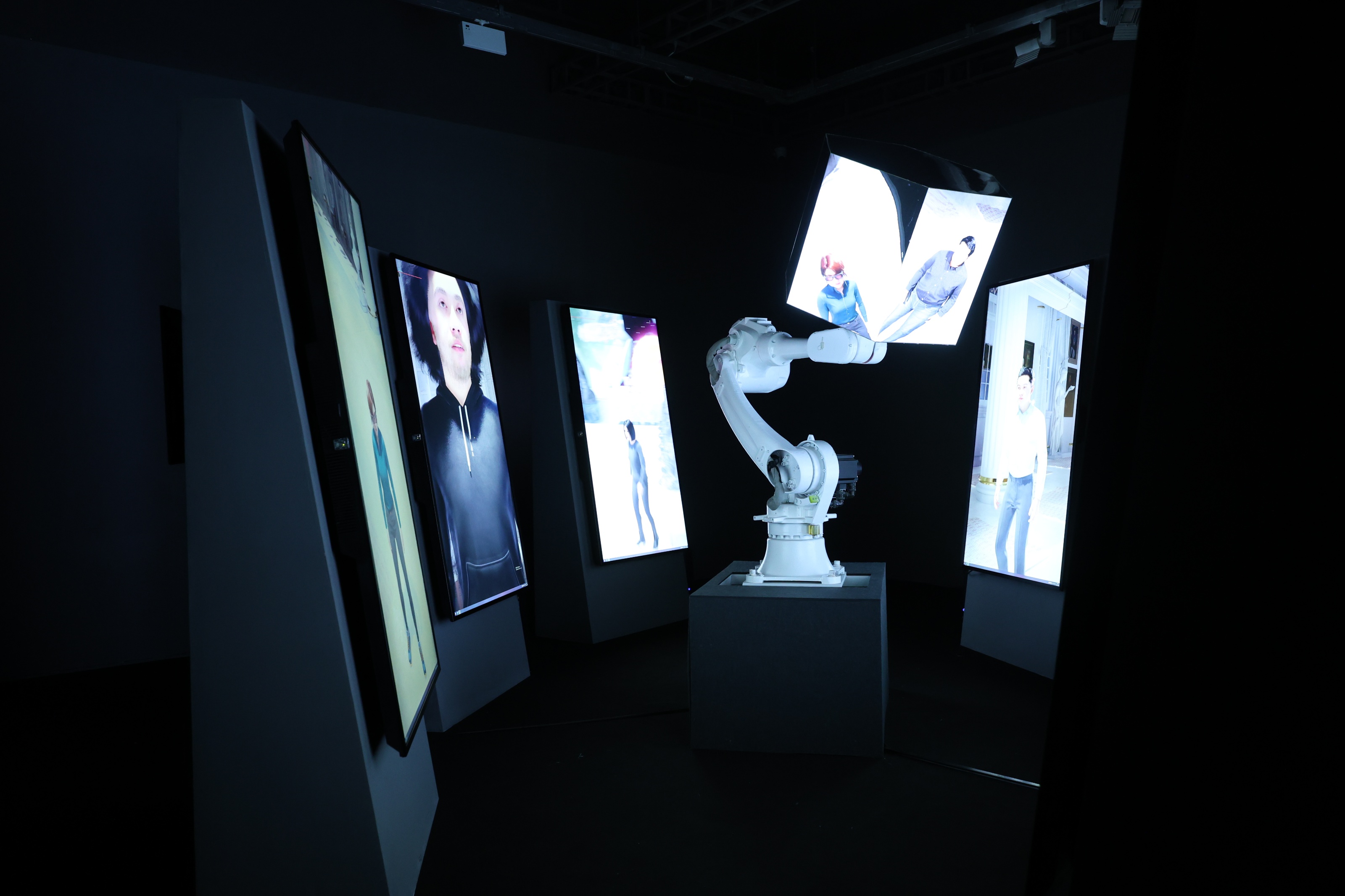 Alt-Mirage: Consciousness Deception image 3